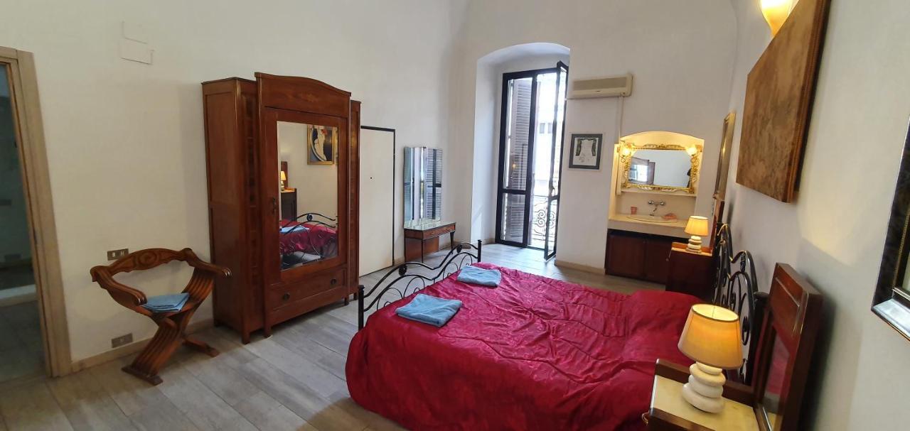 Very Central Apartment, By Shops, Bars, Restaurants Bari Exterior foto