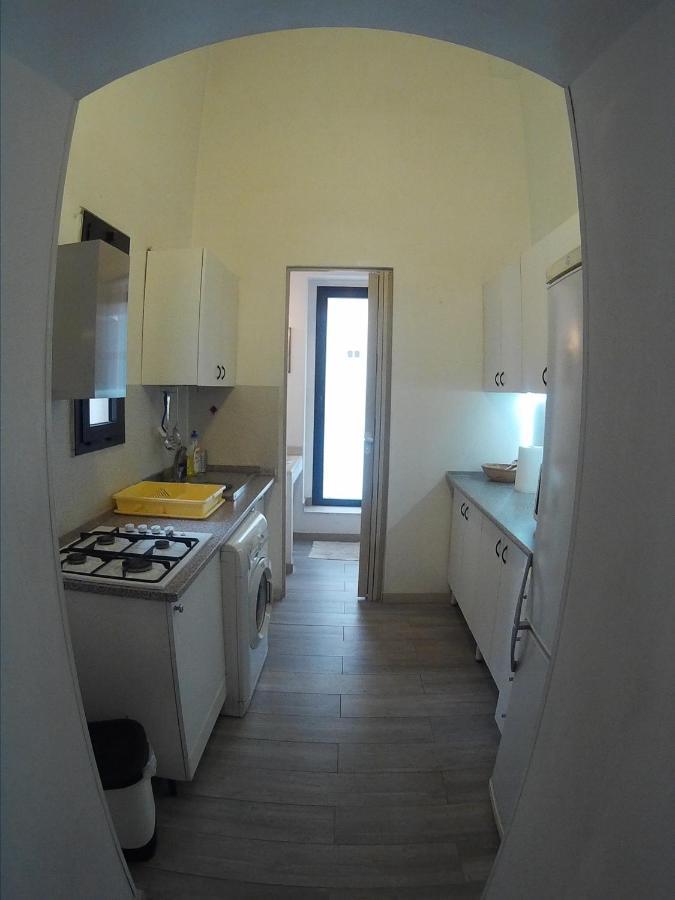Very Central Apartment, By Shops, Bars, Restaurants Bari Exterior foto